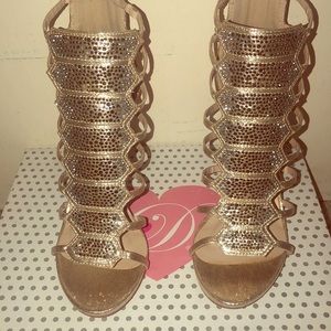 Delicious gold heels
